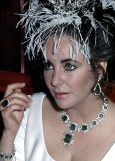 What Happened to Elizabeth Taylor's Jewelry? Value Today & Owners Elizabeth Taylor Style, Second Marriage, Priscilla Presley, Harry Winston, Norma Jean