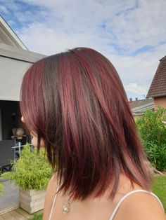 Deep Cherry Red Hair Highlights, Red Hair Streaks Brown, Short Hair Color Highlights, Red Hair Streaks, Red Hair With Highlights, Red Hair Inspiration, Red Blonde Hair, Short Red Hair