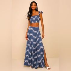 Trancoso Dusty Blue Floral Print Two-Piece Maxi Dress. Net. Bought For A Wedding And Ended Up Wearing Something Else. Never Been Worn! Greece Vibes, Rose Maxi Dress, Dress Dusty, Maxi Dress Navy, Blue Floral Print, Lulu Dresses, Navy Blue Dresses, Floral Maxi, Large Size Dresses