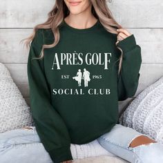 Après Golf Social Club Crewneck Sweatshirt, Men's, Women's Golfing Sweater, Vintage Style, Oversized Fit, Gift for Her, Golfer Racquet Club, Golf Sweaters, Club Sweatshirts, Crewneck Design, Golf Lover, Preppy Look, Golf Sport, Sweater Vintage, Limassol