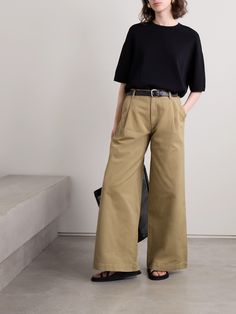 AGOLDE's 'Daryl' pants are designed to sit low on the waist and have an effortless wide-leg shape. Cut from cotton-twill, they're pleated at the front and come in a versatile 'Basket' shade. Wear yours with a simple T-shirt. Wide Leg Pants Outfit, 2024 Wishlist, Simple T Shirt, Fall 2024, Breakfast Ideas, Pants Outfit, Jeans Dress, Denim Dress, Cotton Twill