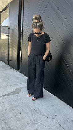 Black Outfits Work Casual, Black Linen Drawstring Pants Outfit, Black Linen Straight Pants Outfit, Black Linen Culottes Outfit, Black Pants Black Top Outfit, Black Linen Top Outfit, Black Trousers Outfit Casual Summer, Black Gauze Pants Outfit, Black Summer Pants Outfit