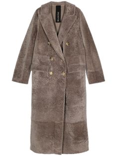 taupe shearling wide peak lapels double-breasted button fastening long sleeves chest welt pocket two front flap pockets central rear vent straight hem leather lining Yoko London, City Dress, Iconic Bags, Shearling Coat, Summer Beach Wear, Outerwear Coats, Lady Dior, Outerwear Women, Welt Pocket