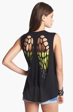 black wing cutout muscle tank Hair Clothes, Muscle Tee, Muscle Tank, Need Love, Street Style Outfit, Diy Fashion, New York Fashion, Passion For Fashion