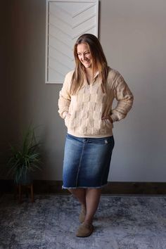 Stay warm and stylish this winter with our Beige Checkered Plush Quarter Zip Top. This cute and cozy top comes with pockets, perfect for keeping your essentials close while on-the-go. Don't sacrifice style for comfort, this must-have piece has got you covered! The Fit of This Boutique Everyday Trendy Sweatshirt: Pictured of a typical Small wearing the Small. See HOW TO MEASURE Here. Flat Across Measurements in Inches Size: Chest Across Waist Across Length Small 20 18 25 Medium 21 19 25 Large 22 Going Out Outfits For Women, Mom Outfits Winter, Winter Going Out Outfits, Cozy Winter Outfits, Cozy Tops, Stylish Jackets, Cold Weather Outfits, Winter Fits