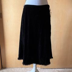 Nwt Sz 8 Skirt Made By Aks Amy K Su. It Is A Light Weight Crushed Velvet In Black With A Black Lace Trim Around The Bottom Hem. This Skirt Is Unlined And Has A Side Zipper Closure. Measurements Are 32 Inches Around The Waist, 42 Inches Around The Hips, And 27 Inches Long. Black Hippie, Long Wool Skirt, Black Silk Skirt, Black Hippy, Midi Skirt Casual, Hippie Skirt, Halloween Skirt, White Floral Skirt, Hippie Skirts