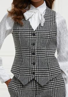 Stylish Business Outfits, Womens Fasion, Half Jacket, Chic Dress Classy, Basic Blouses, Women Blouses Fashion, Korean Fashion Dress, African Design Dresses, Blouse Diy