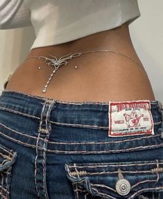 Outer Belly Button Piercing, Braces Color Chart, Chest Aesthetics Women, Lower Back Percinings, Kleptomaniac Aesthetic, Female Piercings Ideas, Cool Ig Pfp, Belly Pericing, Piercing Dos