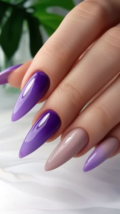 Purple Inspiration, Airbrush Nails, Nails Purple, Gel Nails Diy, Pointed Nails, Glow Nails, Neutral Nails, Fancy Nails