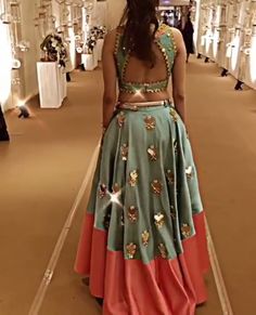 Chania Choli, Choli Blouse Design, Dress Queen, Lehenga Blouse Designs, Sari Blouse Designs, Blouse Designs Indian