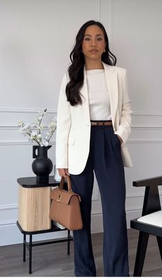 Female Lawyer Fashion, Casual Work Outfits Women, Lawyer Fashion, Lawyer Outfit, Business Attire Women, Classic Style Outfits, Business Outfits Women, Hollywood Movies, Business Casual Outfits For Women