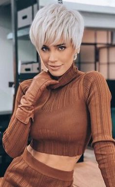 Silver Grey wig For Hi-Fashion Women US STOCK. Funky Pixie Cut Fine Hair, Short Light Blonde Hair, Short Gray Wigs, Stacked Pixie, Pixie Mohawk, 2024 Haircuts, Short Pixie Cut Wigs, Shorthair Haircut, Gray Wigs