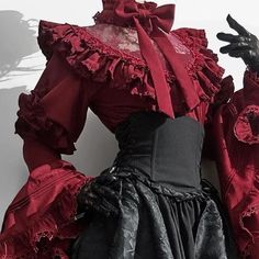 Fashion 60s, Pinterest Wardrobe, Red Gothic, Boned Corsets, Old Fashion Dresses, 90's Fashion, Mode Inspo, Really Cute Outfits, Fancy Outfits