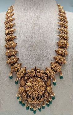 Latest Long Haram Gold Jewellery Designs Antique, Latest Long Necklace Gold Indian, Nakshi Haram Designs Gold Latest, Simple Antique Necklace Gold, Antique Long Haram Designs, Haram Designs Gold Latest Long, Antique Haram Designs Gold, Long Chains Indian Gold, 40grams Gold Haram