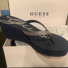 Guess Size 10 Wedge Flip Flop Sandal, Never Worn 2014 Outfits, Y2k Sandals, Shoes Board, Cute Flip Flops, Fun Shoes, Blue Flip Flops, Printed Flip Flops, Funky Shoes, Wedge Flip Flops