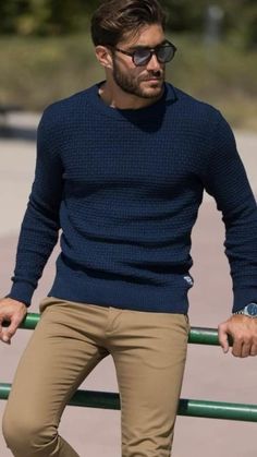 Men’s Navy Sweater Outfit, Mens Blue Sweater Outfit, Men’s Blue Sweater Outfit, Business Casual Chinos Men, Navy Blue Sweater Outfit Men, Blue Sweater Outfit, Casual Look For Men, Mens Business Casual Outfits