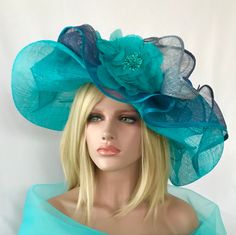 This capeline-shaped wedding-ceremony hat is bottomless and will be ideal for a big event. It is turquoise in color. The hat is decorated with turquoise, blue, royal blue, sky blue sisal volumes and a turquoise flower on the side. Size head circumference 57-59 cm. This capeline can be accompanied by a stole, see suggestions at the boutique. No maintenance. Hair Cosmetology, Hat Headband, Hat Wedding, Wedding Hat, Turquoise Flowers, Wedding Hats, Beauty Hair, Cosmetology, All Things Beauty