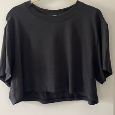 Lululemon All Yours Cropped T-Shirt Cut Off Tag And Never Worn Cropped Tshirts, T Shirt Cut, Cropped T Shirt, Cut Tshirt, Crop Tshirt, Cut Shirts, Cut Off, Lululemon Athletica, Womens Tops