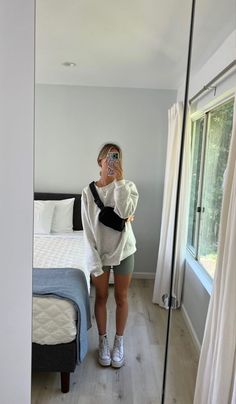 Spandex And Sweatshirt Outfit, Casual Converse Outfit Summer, Preppy Outfits With Biker Shorts, Lululemon College Outfit, Gym Fits Comfy, Formal Dining Outfit, Sporty Outfits 2023, Late 20s Outfits Casual, Hot School Outfits Summer Womens Fashion