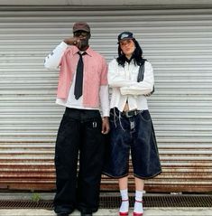 Tokyo Streetwear Fashion, Jorts Streetwear Outfit, Baggy Jorts Outfits, Couple Streetwear Outfits, Tlt Aesthetic, Couple Style Fashion Outfits, Duo Outfit Ideas, Baggy Clothes Outfit Men, Japanese Streetwear Mens