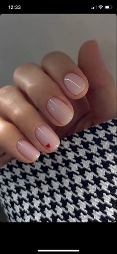 Clean Short Gel Nails, Biab Nails Short Natural, Short Round Simple Nails, Short Nails Clean Look, Short Shellac Nails Summer 2023, Gel Nail Designs Real Nails, Biab Short Nail, Clean Biab Nails, Short Nails Clean Girl