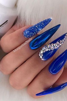 34 Sparkly Blue Chrome Nails Inspo for 2024 New Year Blue Nails, Saphire Nail Designs, Blue New Years Nails, Royal Blue Christmas Nails, Blue Diamond Nails, Manicure Photo, Cobalt Blue Nails, Gem Nail Designs, Blue Stiletto Nails