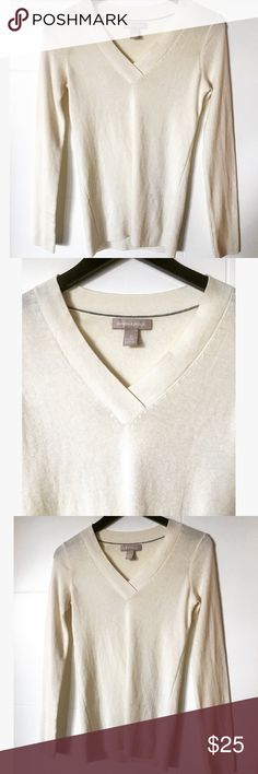 NWOT Banana Republic White V-neck Sweater NWOT Banana Republic White V-neck Sweater Banana Republic Sweaters V-Necks Cream V-neck Sweater For Layering, White V-neck Top For Fall, Banana Republic Sweater, Vneck Sweater, Banana Republic, Sweaters For Women, V Neck, Plus Fashion, Outfit Inspo