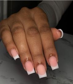 Trendy Gel Nails Coffin, Short Natural Nails Acrylic Classy, Trendy French Tip Nails Square, Square Acrylic Nails Classy, Short Natural Nails Acrylic, Short Classy Nails, Natural Nails Acrylic, Short Natural Nails, Nails Short Square