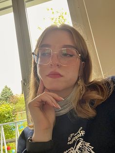 Big Wire Frame Glasses, Gold Square Glasses, Big Clear Glasses Frames, Gold Wire Frame Glasses Women, Large Square Glasses, Wire Glasses Aesthetic, Gold Glasses Aesthetic, Square Glasses Aesthetic, Wire Framed Glasses