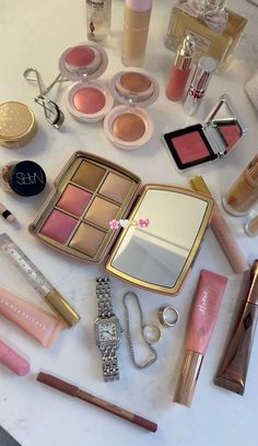 Make Up Products Aesthetic Pic, Minimalistic Make Up, Aesthetic Makeup Collection, Clean Makeup Aesthetic, Best Sephora Makeup, Makeup Display, Makeup Obsession, Luxury Makeup