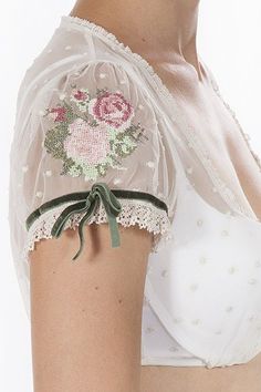 Dirndl Dress, Sleeves Designs For Dresses, Heirloom Sewing, Clothing Details, Designs For Dresses, Mode Inspiration, Sleeve Designs, Sewing Inspiration