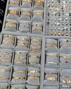 Most Expensive Jewelry, Acrylic Nail Designs Classy, Jewelry Product Shots, Preppy Jewelry, Expensive Jewelry Luxury, Fancy Jewellery Designs, Accesories Jewelry, Gold Chain With Pendant, Dope Jewelry