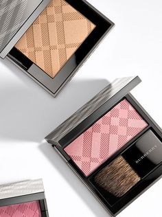 Light Glow - a blendable, lightweight powder blush that enhances the cheeks.