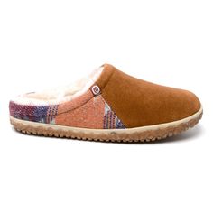 Cozy up in these outdoor-inspired suede and knit mules after a day spent exploring. Lush pile lining, a removable contoured insole and heavily treaded sole provide support, comfort and traction for an evening of relaxation before your next adventure. Rice Husk, Slide Slippers, Women's Slippers, Womens Clogs, Comforters Cozy, Caribbean Netherlands, Womens Slippers, Fabric Patterns, The Game