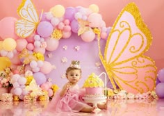 Butterfly Cake Smash Photography, Butterfly Theme Birthday, Butterfly Backdrop, Backdrop Butterfly, Balloons And Flowers, Butterfly 1st Birthday, Cake Smash Inspiration