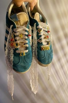 Gazelles Adidas, Y2k Street Style, Money Clothes, Painted Jeans, Adidas Fashion, Cute Nikes, Girly Shoes, Shoe Inspo