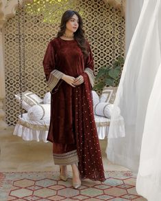 Rust Combination Outfit, Wedding Simple Dress Pakistani, Maroon Dress Indian, Old Saree Reuse Sari Dress, Velvet Fancy Dress, Velvet Dress Designs Pakistani, Velvet Pakistani Dress, Pretty Dresses Casual