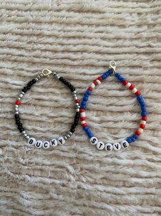 Winter Soldier Bracelet, Marvel Beaded Bracelets, Winter Soldier And Captain America, Marvel Bracelets, Bead Friendship Bracelets, Steve And Bucky, Marvel Diy, Mode Indie