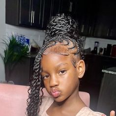 cornrow at the front and twist at back with edges Black Hair Braids Styles Easy Hairstyles, Cute Hairstyles With Twists, Cute Black Hairstyles With Weave, Fulani Braids With Bun, Natural Hair Down Styles, Lemonade Fulani Braids Kids, Kid Fulani Braids, Simple Fulani Braids For Kids, Hairstyles To Put Your Braids In