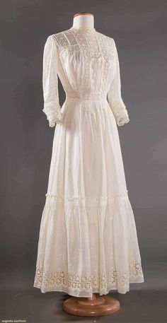 Modern Edwardian, Edwardian Tea Dress, 1909 Fashion, Mother Cain, Edwardian Gowns, Edwardian Wedding, 1870s Fashion, Lingerie Gown, Tea Gown