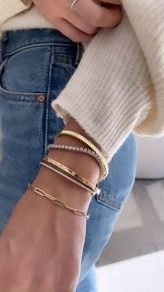 Herringbone Bracelet Stack, Bracelet Stack Luxury, Diamond Bracelet Stack Ideas, Bracelet Stack Silver And Gold, Bracket Stack Ideas, Classy Everyday Jewelry, Classy Bracelet Stack, Everyday Jewelry Stack, Stacked Jewelry Bracelets