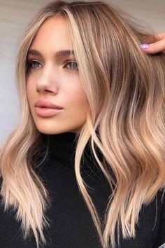 Cute Blonde Hair, Spring Hair Color, Dirty Blonde Hair, Honey Blonde Hair, Blonde Hair Looks, 2020 Trends, Spring Hairstyles