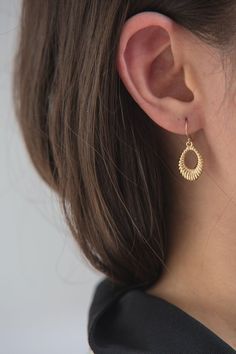 Gold Filled Hoop Earrings, Dainty Gold Earrings, Gold Hoop Earrings, Gold Earrings, Simple, Lightwei Everyday Earrings Simple Classy Gold, Hypoallergenic Small Hoop Earrings In 14k Gold Filled, Nickel-free Small Hoop Earrings In 14k Gold Filled, Pierced 14k Gold Filled Hoop Earrings Gift, Delicate Gold Plated Hoop Earrings With Ear Wire, 14k Gold Filled Pierced Hoop Earrings As Gift, 14k Gold-filled Huggie Earrings, 14k Gold Filled Pierced Hoop Earrings, Delicate Gold-plated Hoop Earrings