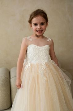 PERFECT FLOWER GIRL DRESS✨ Make order today and SAVE 15%🎁delivery 3-4 days only! Beautiful Baby Flower girl dress with 3D lace embroidery and amazing puffy skirt! Process time: 1-2 working days Delivery time: 2-4 working days  Also offer express overnight delivery https://www.etsy.com/listing/1298332912/express-delivery?click_key=eb8207bd8376c2fa762384c4d5701f79c6bcbc77%3A1298332912&click_sum=63123b47&ga_search_query=express&ref=shop_items_search_1&frs=1 *Train is detachable & all dresses have bow* Age 1.5 Height 86cm/34in Chest 51cm/20in Waist 51cm/20in Hips 51cm/20in Age 2 Height 92cm/36.3in Chest 53cm/21in Waist 52cm/20.5in Hips 54cm/21.3in Age 3 Height 98cm/38.6in Chest 55cm/21.7in Waist 53cm/ 21in Hips 57cm/22.5in Age 4 Height 104cm/41in Chest 57cm/22.5in Waist 54cm/21.3in Hips 60cm/ Princess Dress With Lace Bodice And Tulle For Dress-up, Lace Bodice Tutu Dress For Wedding, Bridesmaid Pageant Dress With Lace Bodice, Sleeveless Tulle Pageant Dress For Wedding, Princess Style Tutu Dress With Lace Bodice, Princess Style Dress With Sheer Bodice For Pageant, Princess Style Pageant Dress With Sheer Bodice, Bridesmaid Princess Dress With Lace Bodice And Tulle, Sleeveless Tulle First Communion Dress With Lace Bodice