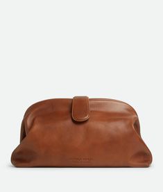 Maxi Lauren 1980 Bottega Veneta Clutch, Crafted Bag, Leather Denim, Eyewear Womens, Women Maxi, Boot Bag, Pumps Flat, Flat Boots, Light Wood