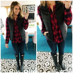 Vest Outfits For Women, Winter Boots Outfits, Living In Yellow, North Face Vest, Outfits To Wear, Flannel Shirts, Puffy Vest, Winter Outfit Inspiration, Blonde Brunette