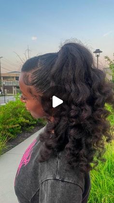 412K views · 56K likes | Ari 🧚🏽‍♀️| Natural Hair Enthusiast & Creator on Instagram: "easy wand curl hairstyle on blown out natural hair PT.2 💗  If you’re thinking about washing your blow out too soon try this style firsttt!   HOWEVER proceed with caution! I am now paying for the consequences of putting all this heat on my hair😭  I honestly loved exploring with my hair but I love my curls better so we won’t be doing this again (on my natural hair at least) for a whileeee😂  NOTES|  - I used 4-5 bobby pins to pin my bangs back!  - I held my hair on the wand curler for about 10-15 seconds   - I used the lowest setting on the wand curler (scared of heat damage LMAO)   P R O D U C T S:  CHI Thermal Cate Kit  - Silk Infusion  @chihaircare   She IS Bomb Edge Control @sheisbombcollection   @re Blow Out Natural Hair Styles Black Women, Half Up Half Down Wand Curls Natural Hair, Styles To Do With Blown Out Hair, Wand Curl Ponytail Black Women, Curls On Blown Out Hair Natural, Hair Styles For Blow Dried Hair Natural, Wand Curl Ponytail, Wand Curl Hairstyle, Blowout Hair Natural Hairstyles