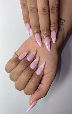 Pink French Manicure Nails, Pointy Almond Nails, Nail Design For Spring, Elegant Almond Nails, Trendy Almond Nails, Almond Stiletto, Pink Stiletto Nails, Pink French Manicure, Maquillage On Fleek