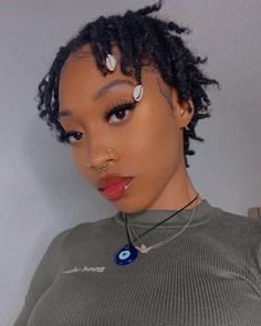 Short Coil Starter Locs, Short Locs With Shells, Starter Locs Women Short, Very Short Dreadlocks, Starter Short Locs, Starter Locs On Twa, Short Small Locs