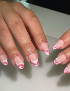 Fall Nails With Blooming Gel, Bloom Nails Art, European Nails Trends 2023, Gel Blooming Nails, Blooming Gel Fall Nails, Blooming Effect Nails, White Blooming Gel Nails, Fall Blooming Gel Nails, Pink Blooming Gel Nails